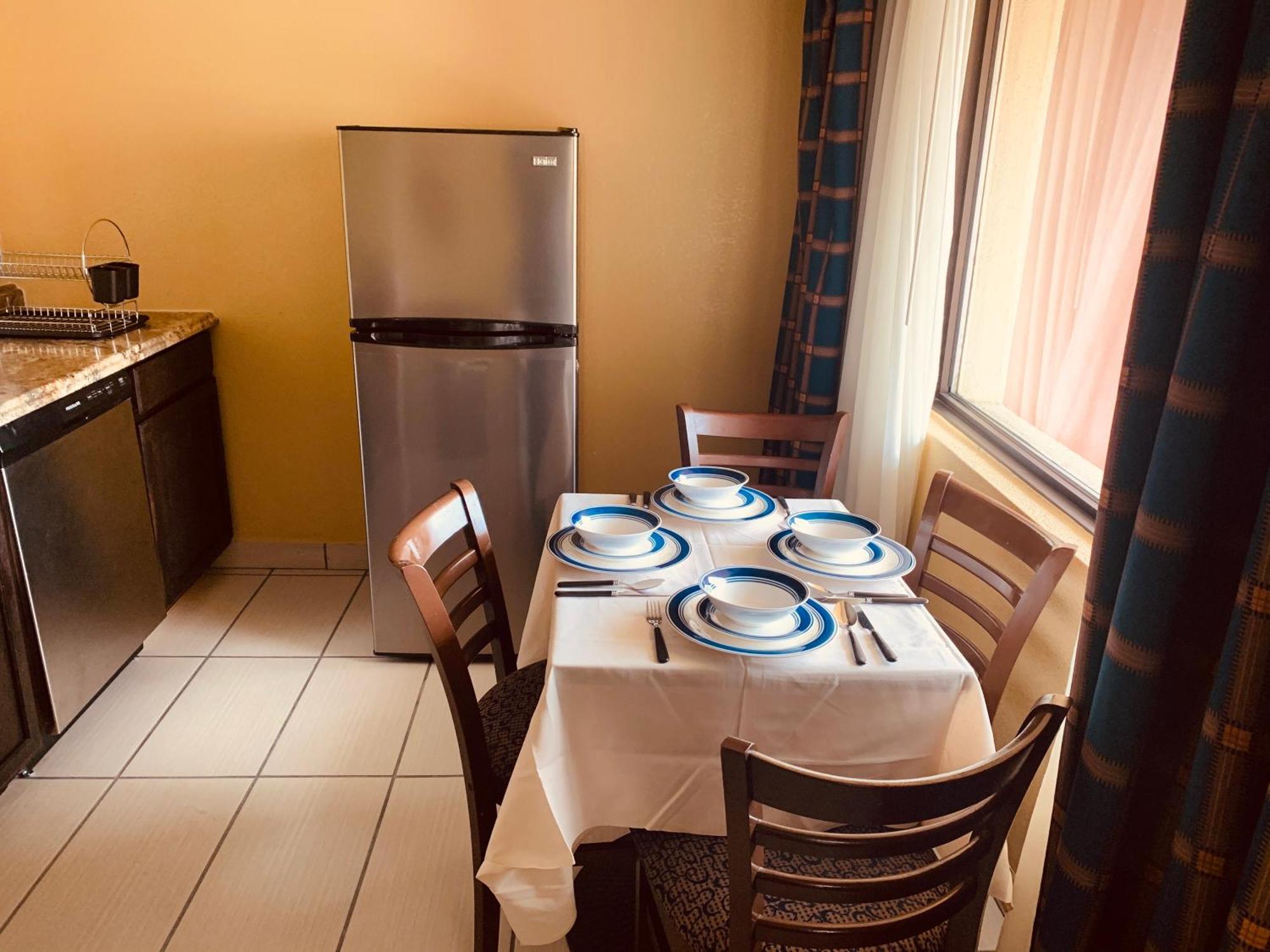 Regency Inn & Suites New London Mystic Eksteriør billede