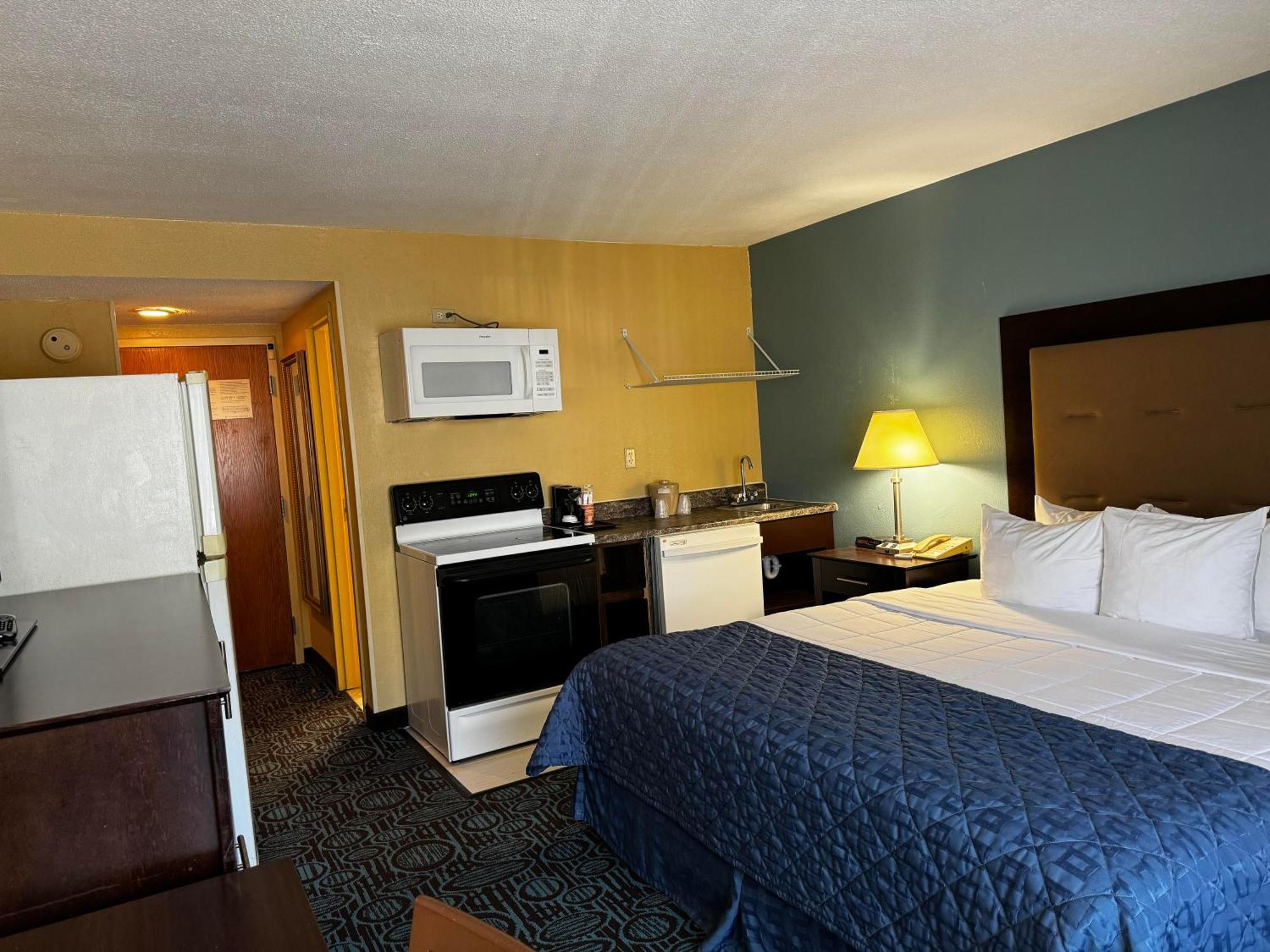 Regency Inn & Suites New London Mystic Eksteriør billede