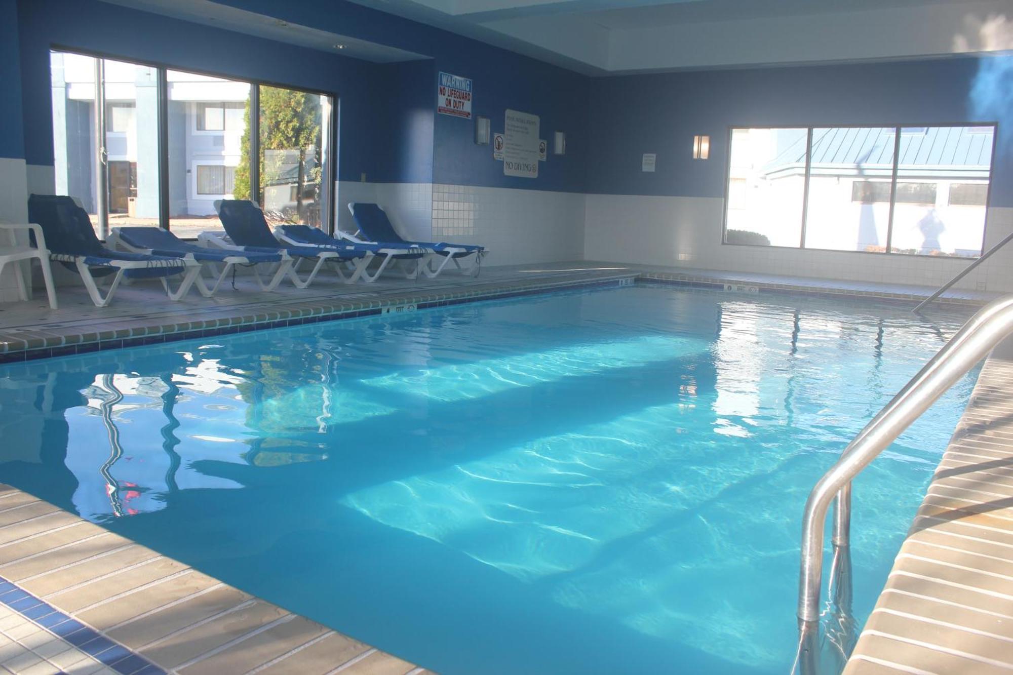Regency Inn & Suites New London Mystic Eksteriør billede